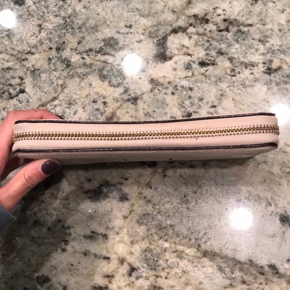 Kate Spade Wallet - Picture 7 of 8